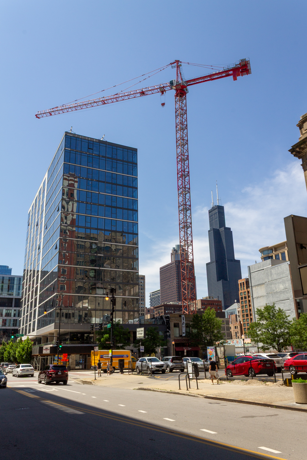 626 South Wabash erects tower crane