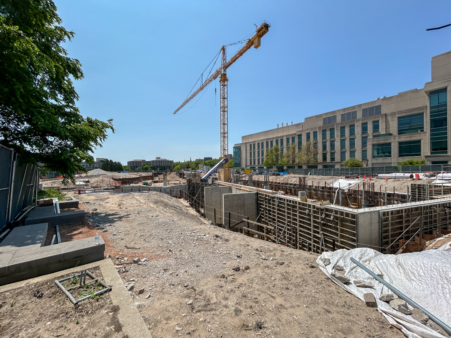 Northwestern University Kellogg Education Center tower crane