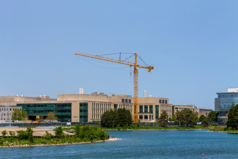 Northwestern University Kellogg Education Center tower crane