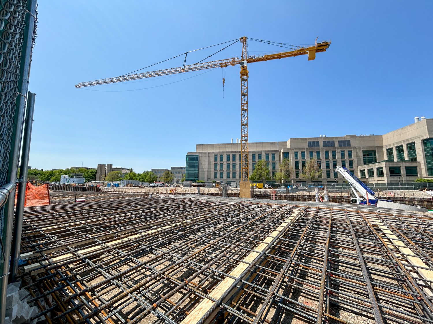 Northwestern University Kellogg Education Center tower crane