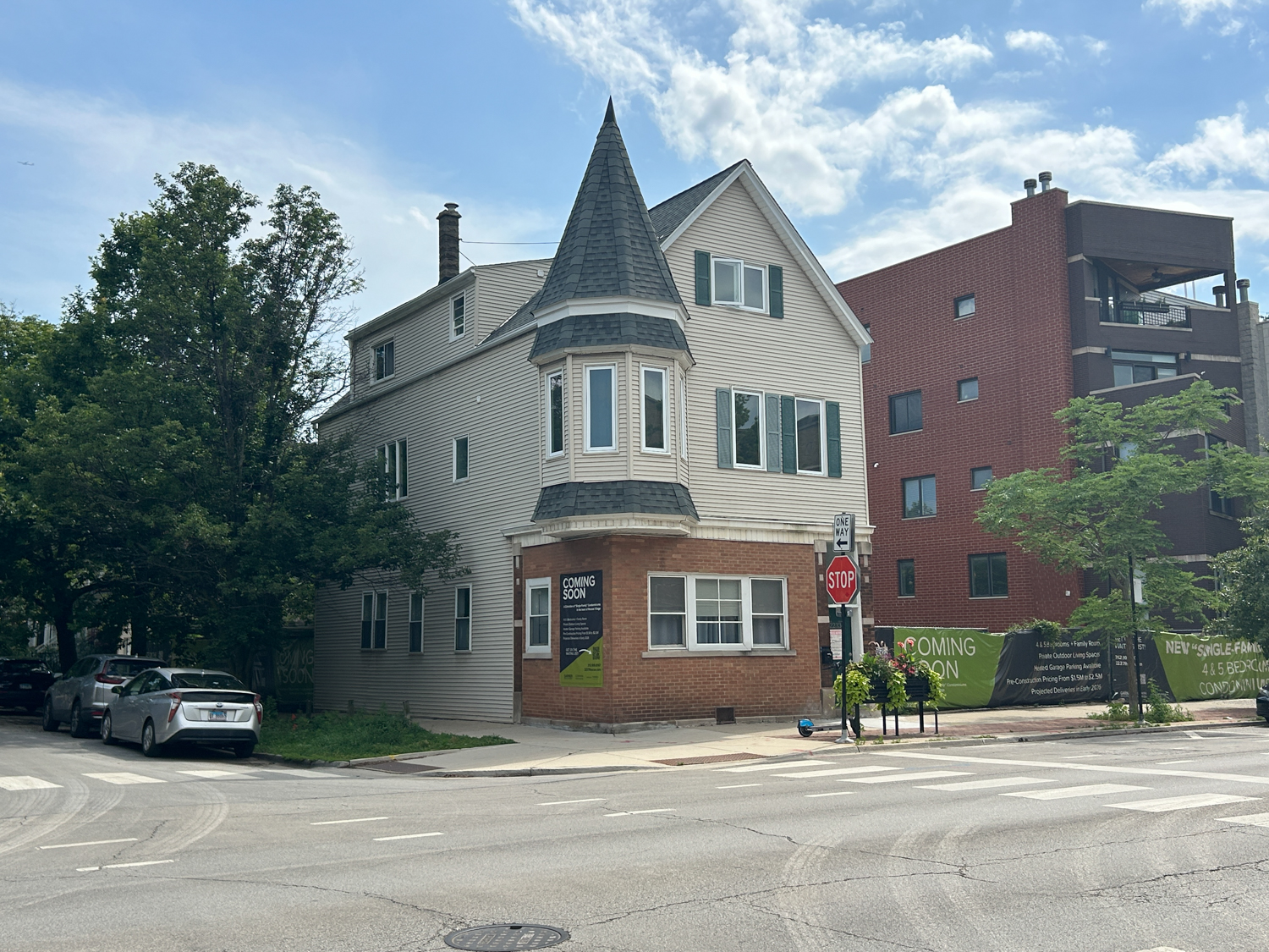 2235 Roscoe demolition and permit information