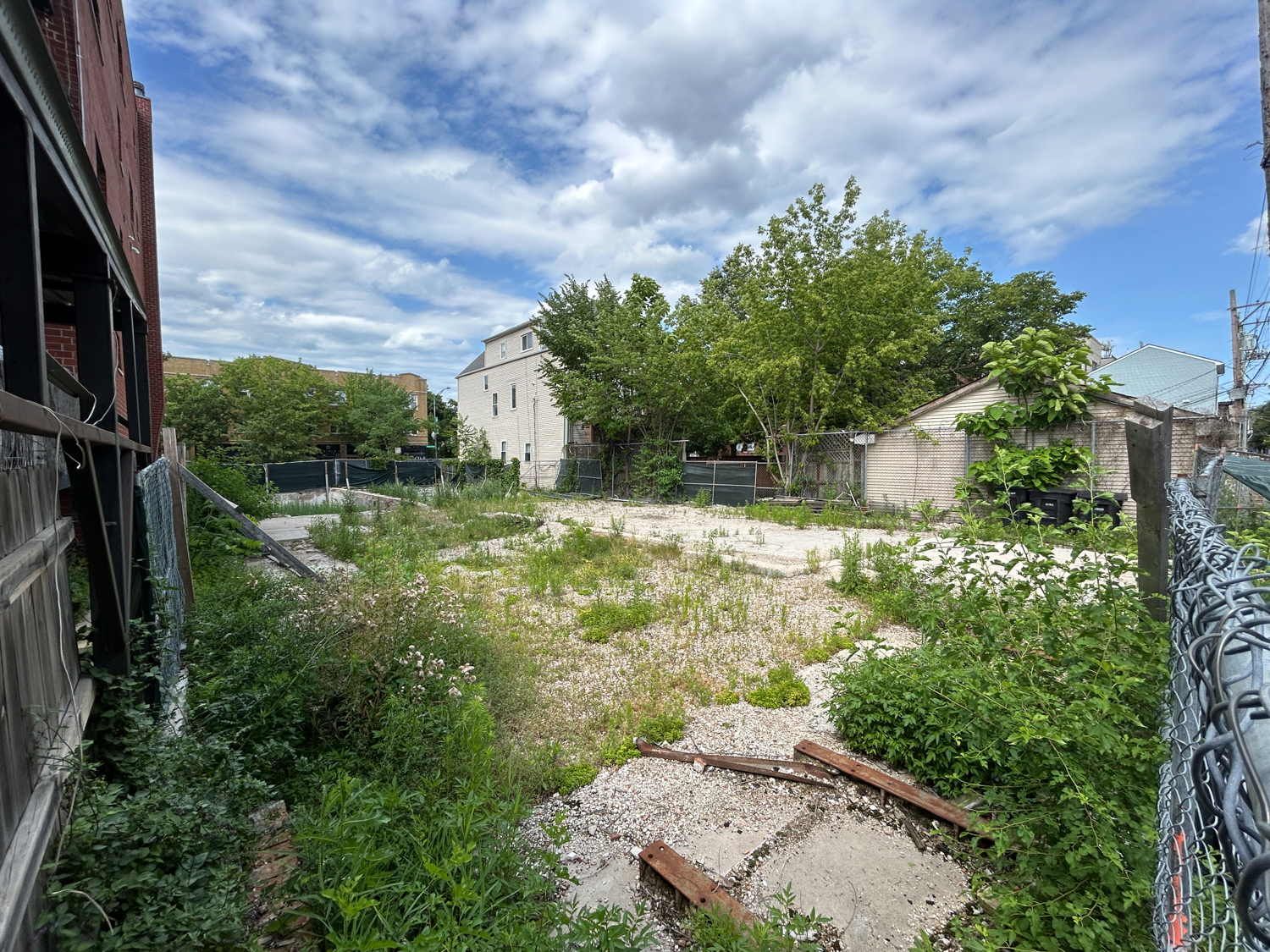 2235 Roscoe demolition and permit information