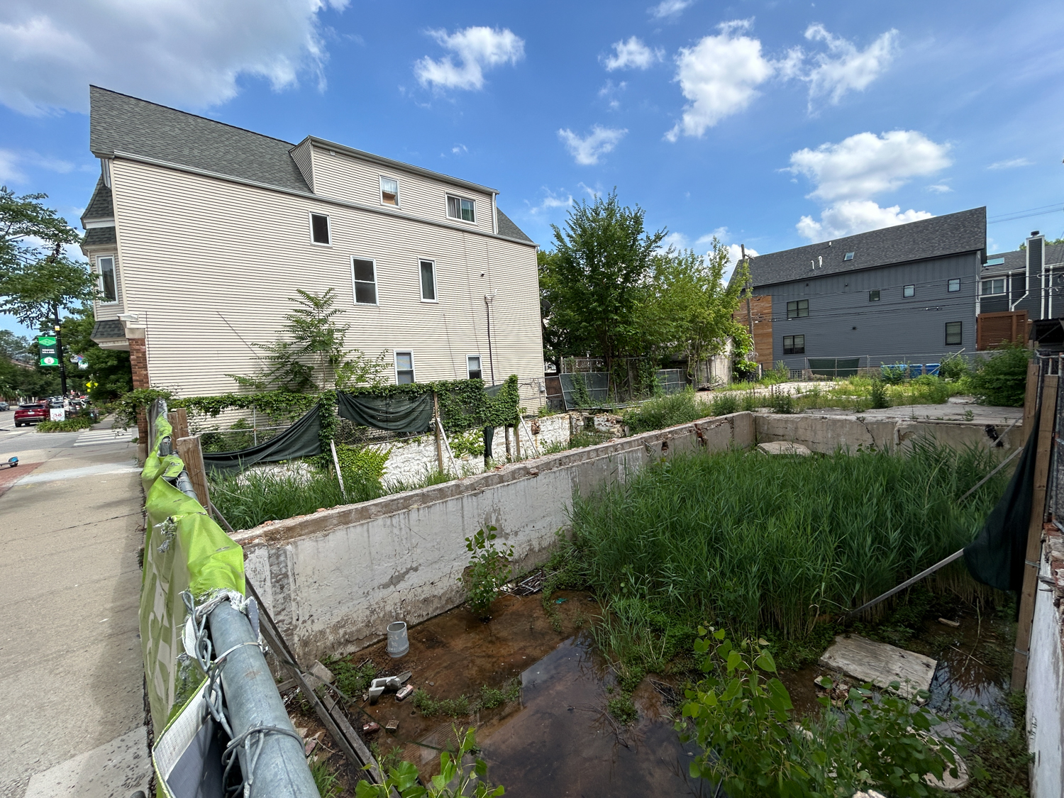 2235 Roscoe demolition and permit information
