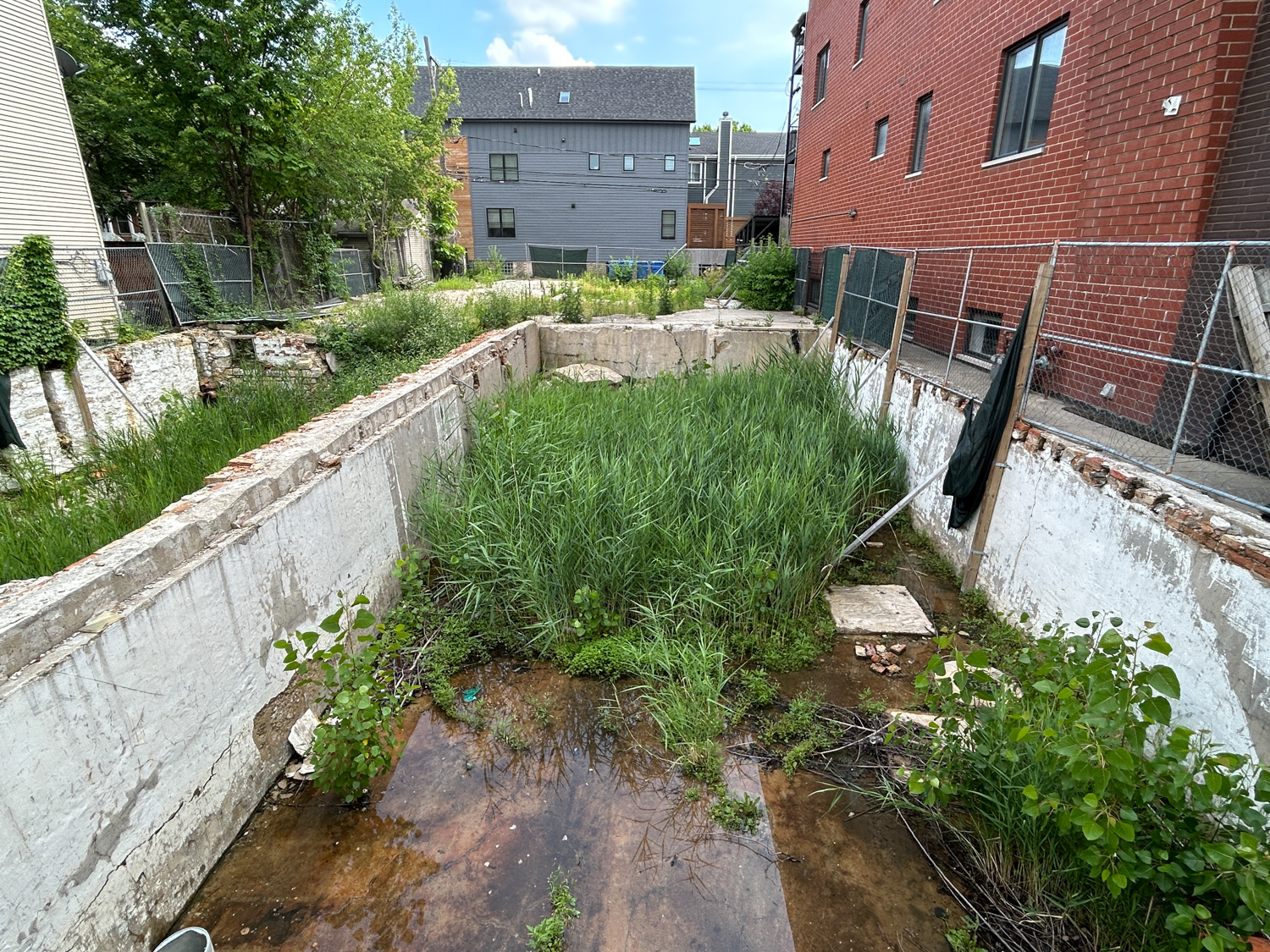 2235 Roscoe demolition and permit information