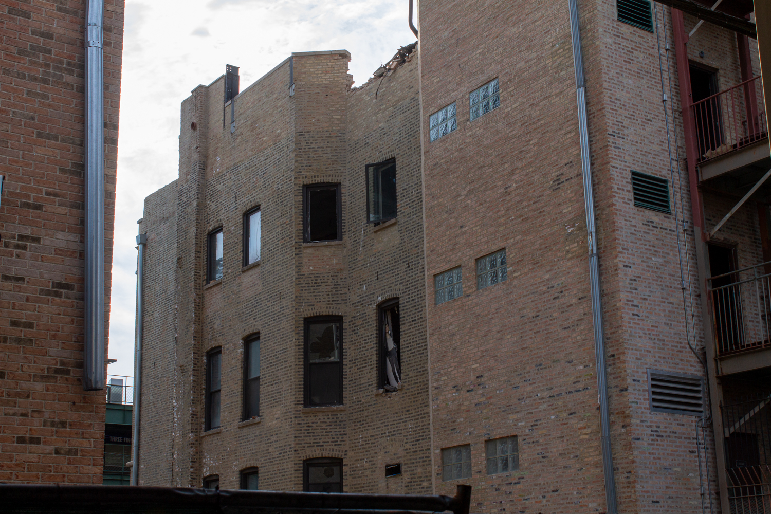 3633 North Sheffield Avenue rooftop demolition