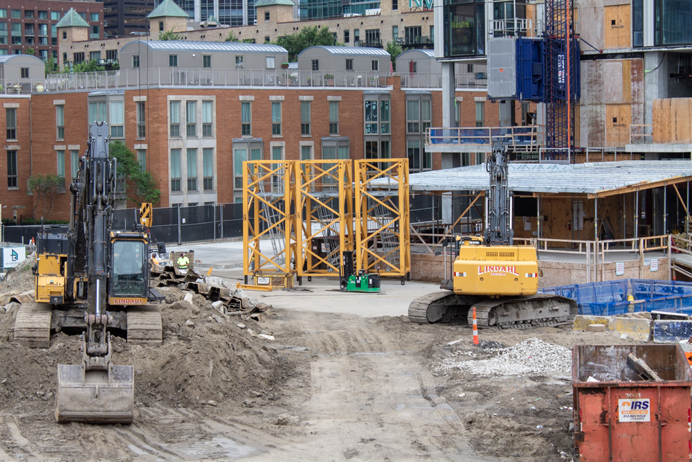 400 Lake Shore North Tower crane jump July 2025
