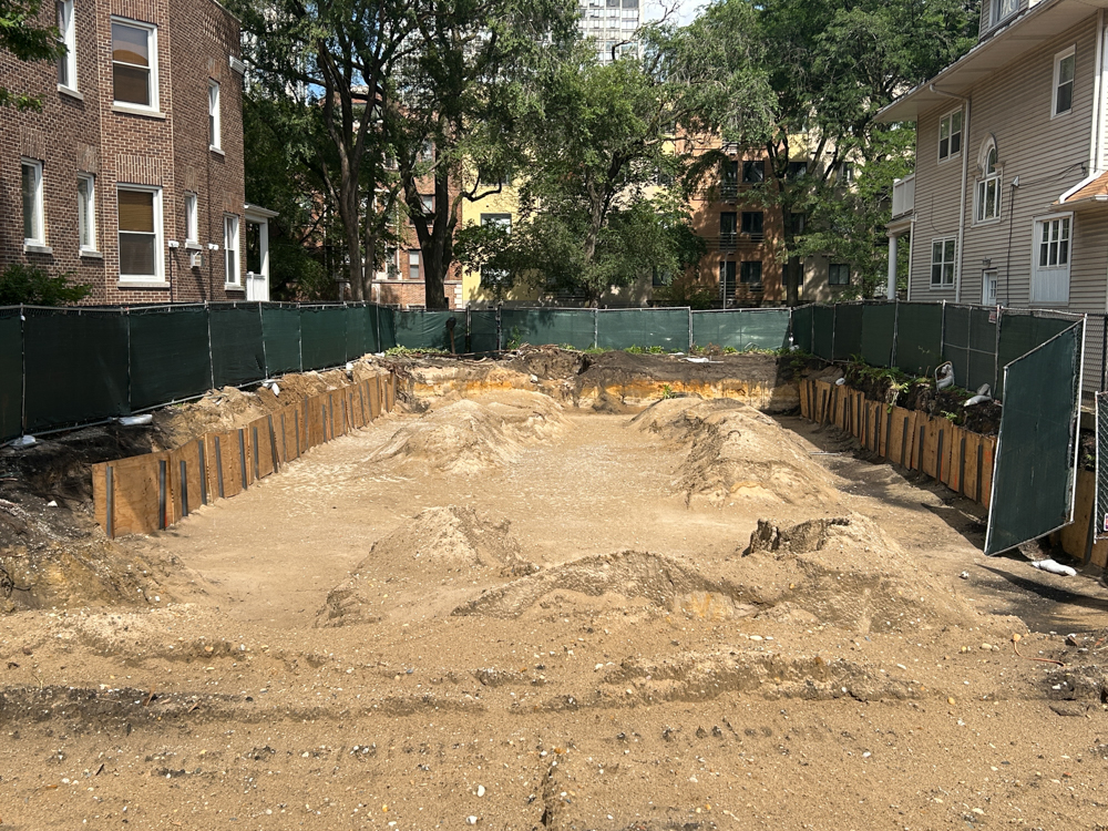 5428 North WInthrop Avenue construction permitted