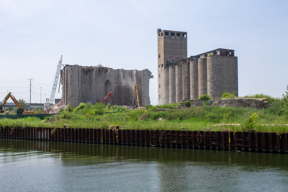 Damen Silos demolition, July 29, 2025
