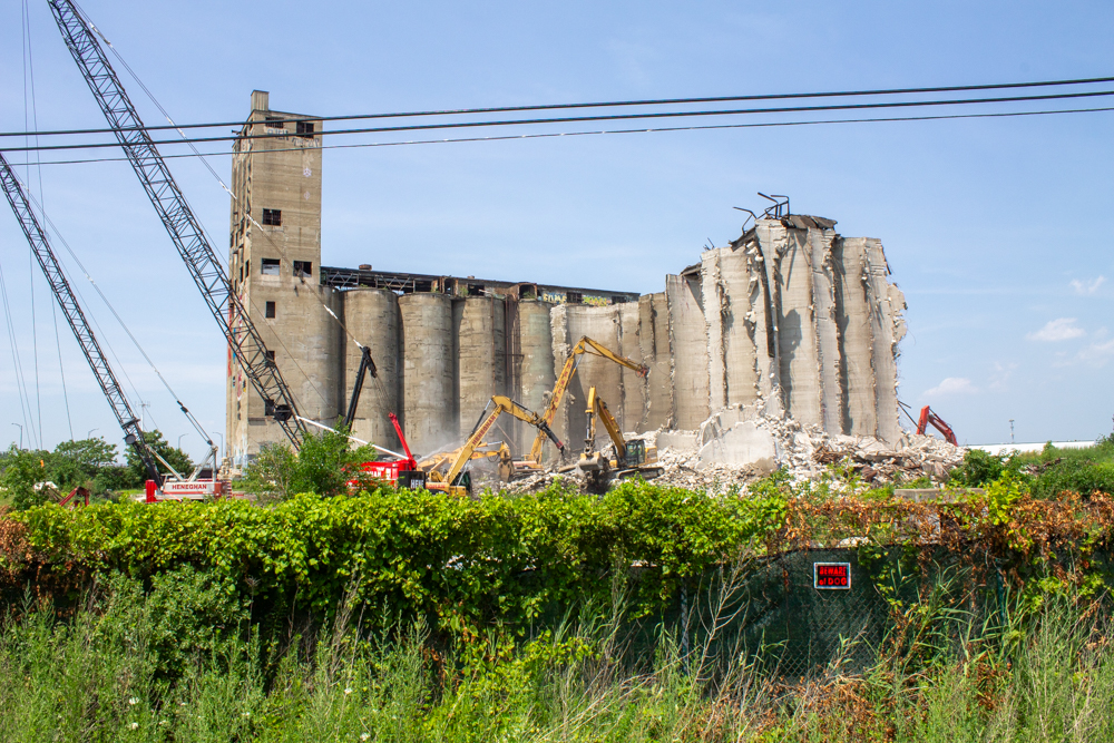 Damen Silos demolition, July 29, 2025