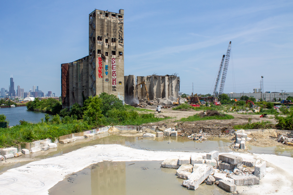 Damen Silos demolition, July 29, 2025