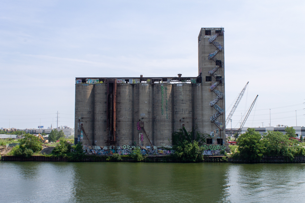Damen Silos demolition, July 29, 2025
