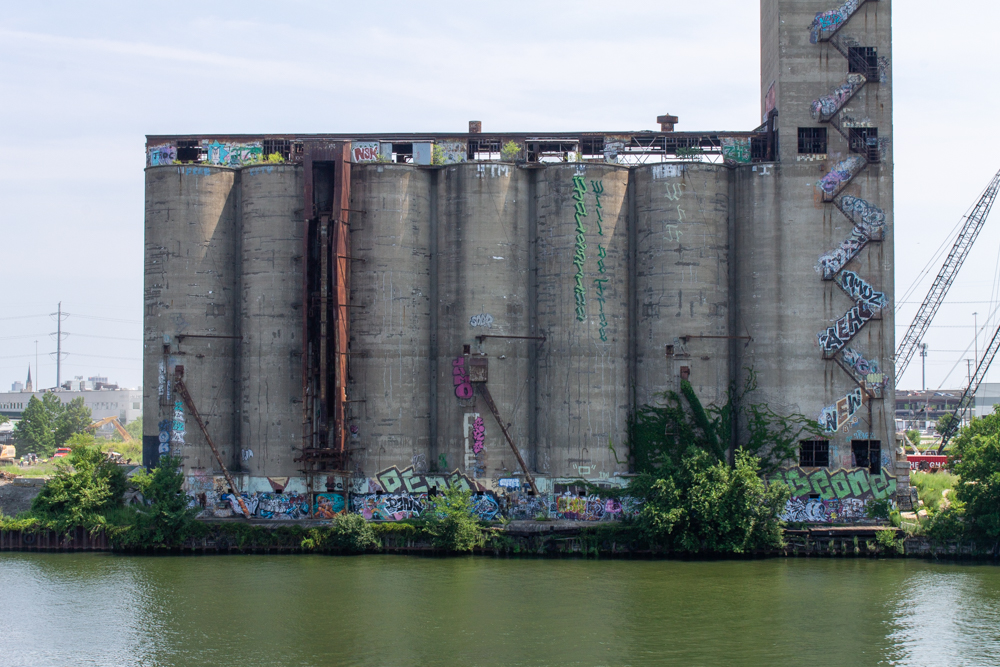 Damen Silos demolition, July 29, 2025