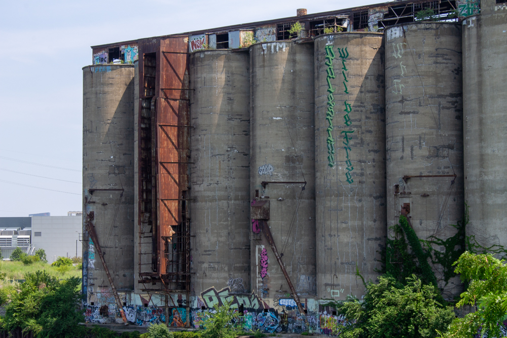 Damen Silos demolition, July 29, 2025
