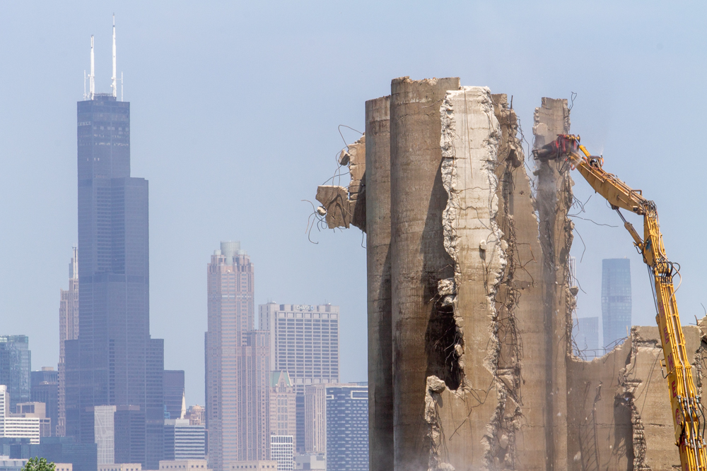 Damen Silos demolition, July 29, 2025