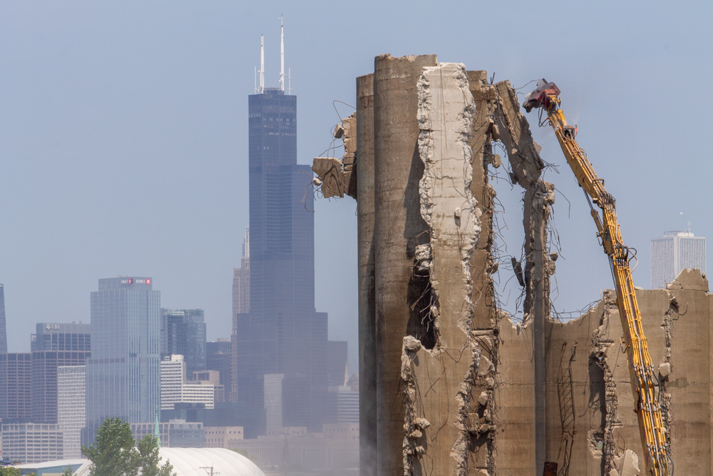 Damen Silos demolition, July 29, 2025