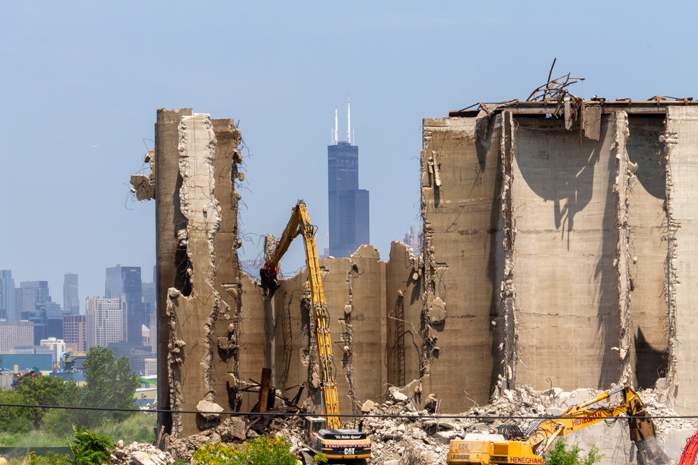 Damen Silos demolition, July 29, 2025