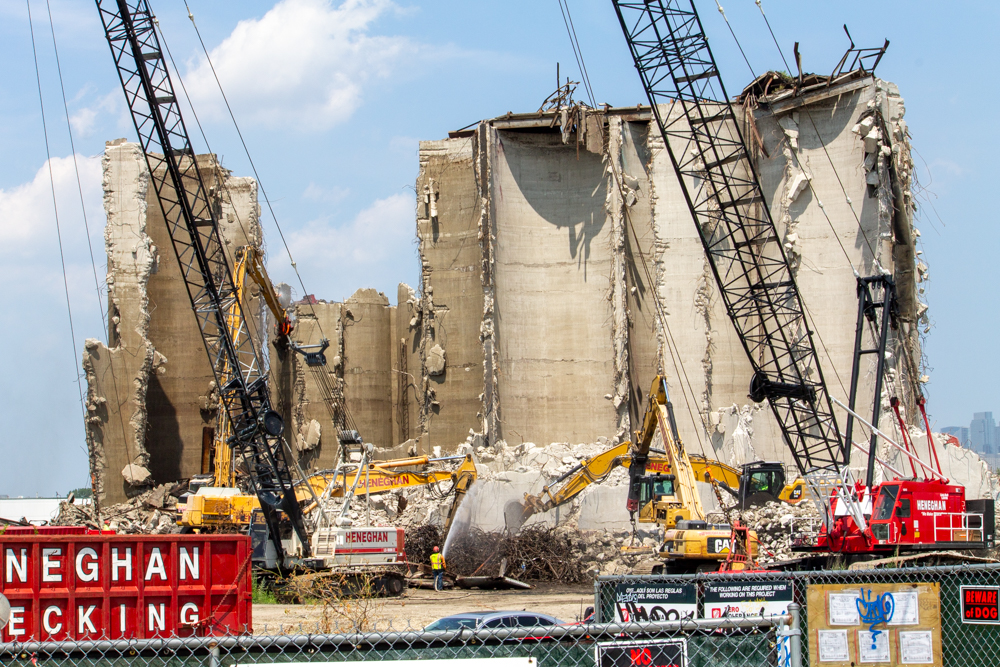 Damen Silos demolition, July 29, 2025