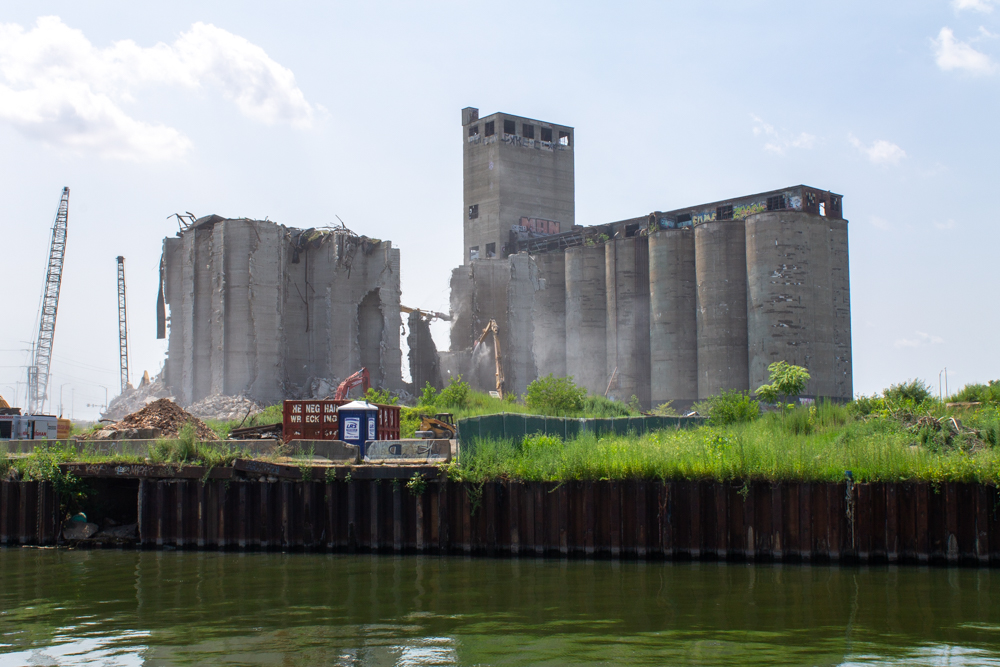 Damen Silos demolition, July 29, 2025