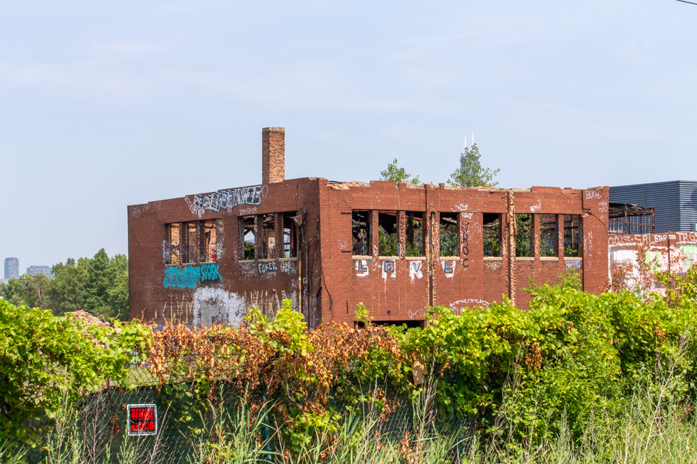 Damen Silos demolition, July 29, 2025