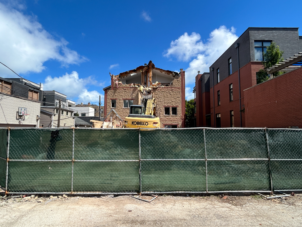 2642/2644 North Lakewood Avenue demolition