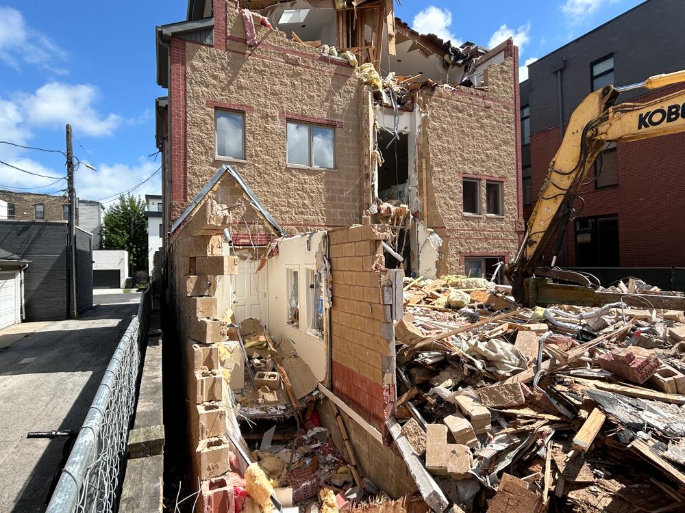 2642/2644 North Lakewood Avenue demolition