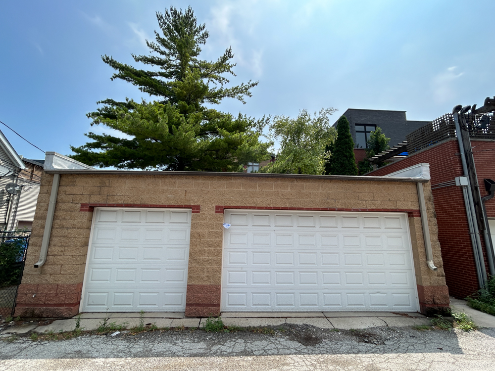 2642/2644 North Lakewood Avenue demolition