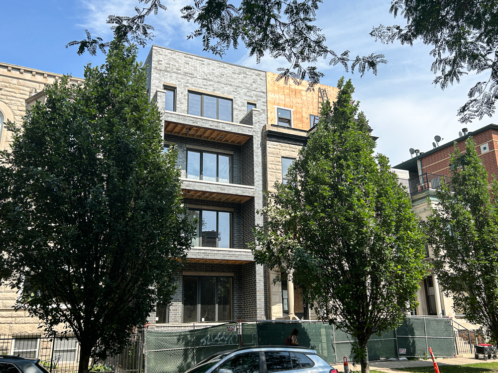 The property is located one block north of the centerfield bleachers at Wrigley Field. The Addison Red Line elevated train platform is less than two blocks south at Addison Street. Bus service is available via Routes 8, 22, 80, 152, all within a three-block walk. 