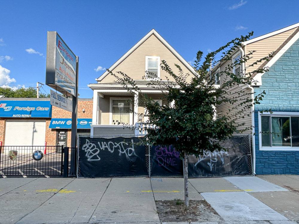 4239 North Western Avenue demolition permitted