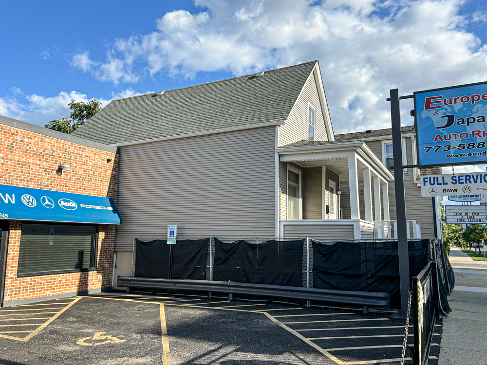 4239 North Western Avenue demolition permitted