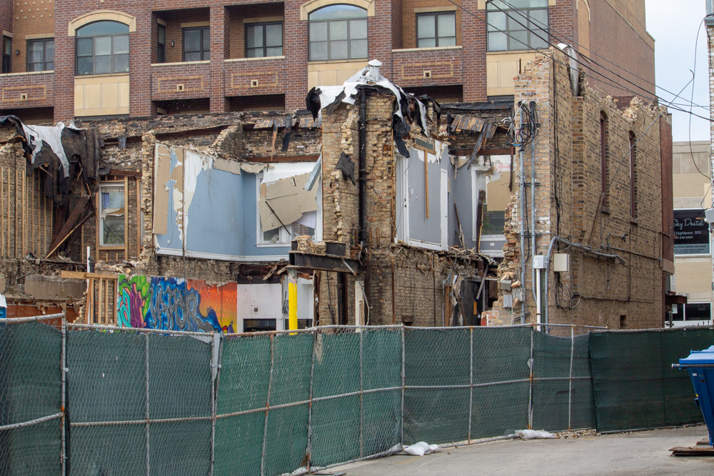 917-925 West Belmont Avenue demolition