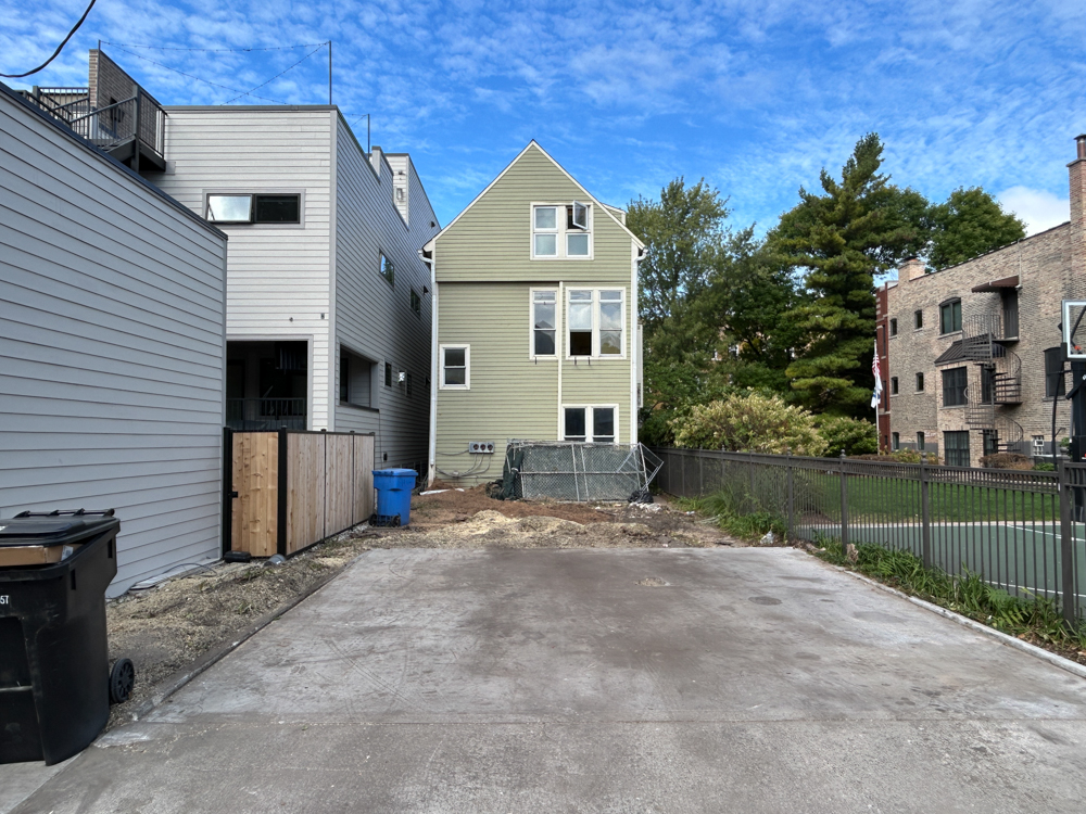 1443 West Roscoe Street construction permitted