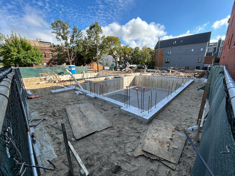 2237 Roscoe condominium construction underway