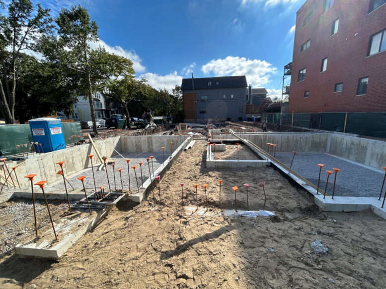 2237 Roscoe condominium construction underway
