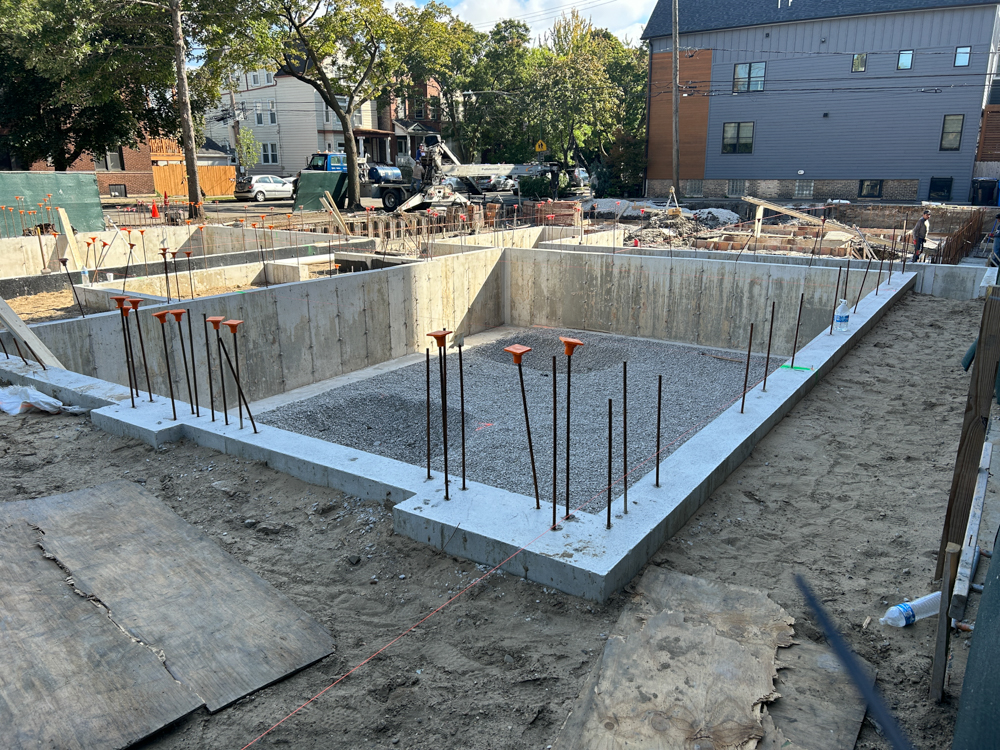 2237 Roscoe condominium construction underway