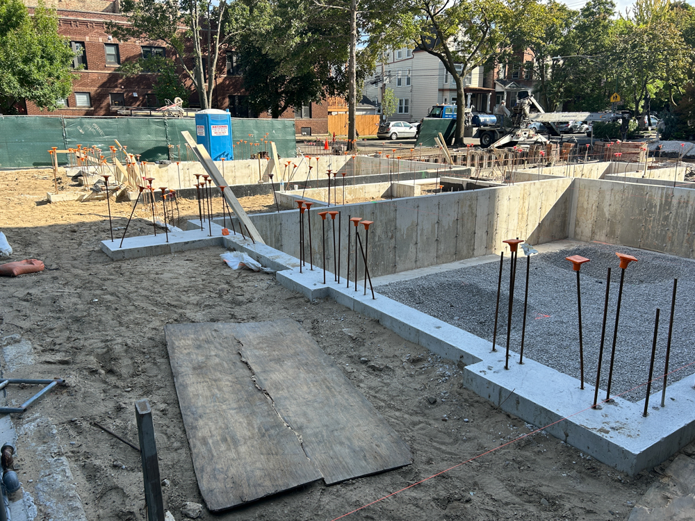 2237 Roscoe condominium construction underway