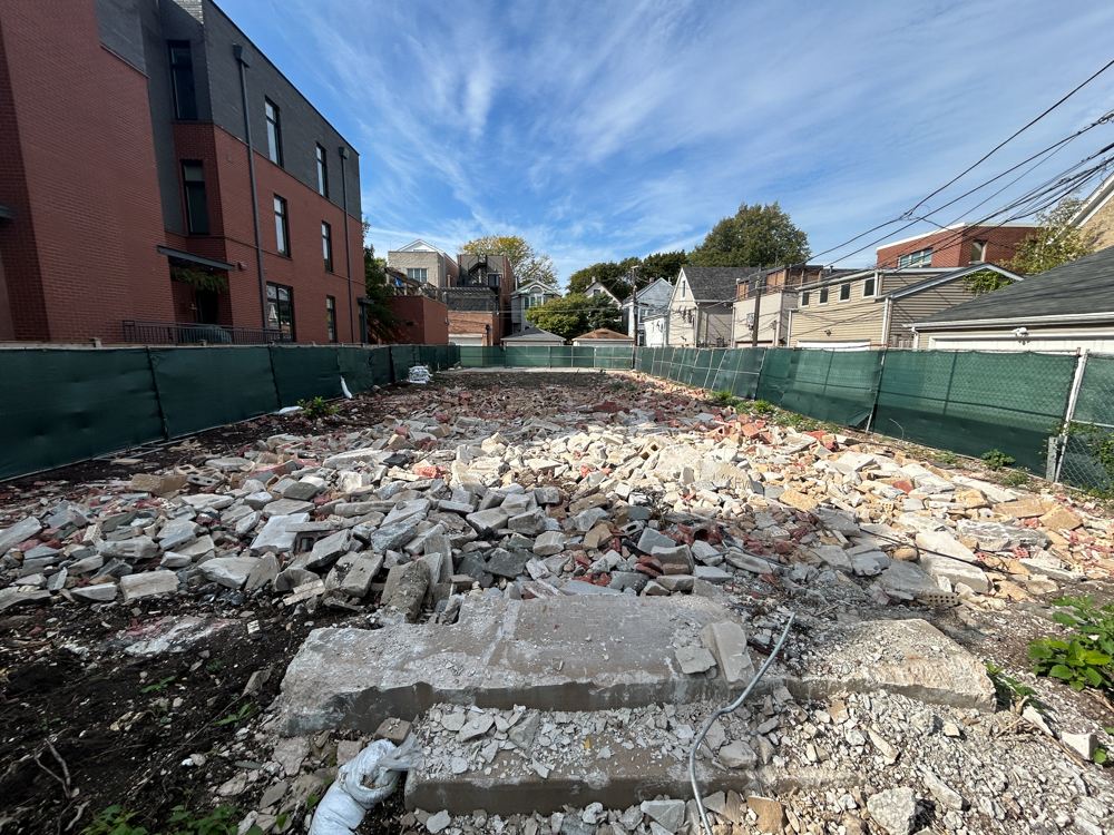 2644 North Lakewood Avenue construction permitted