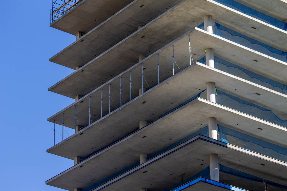 626 South Wabash tops out