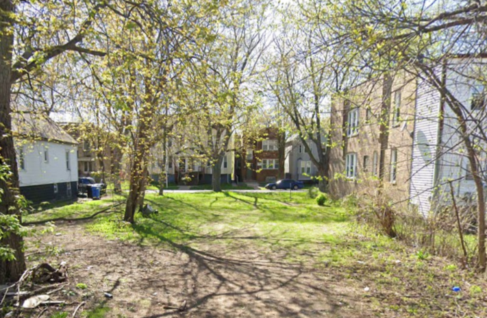 6423 South Rhodes Avenue construction permitted