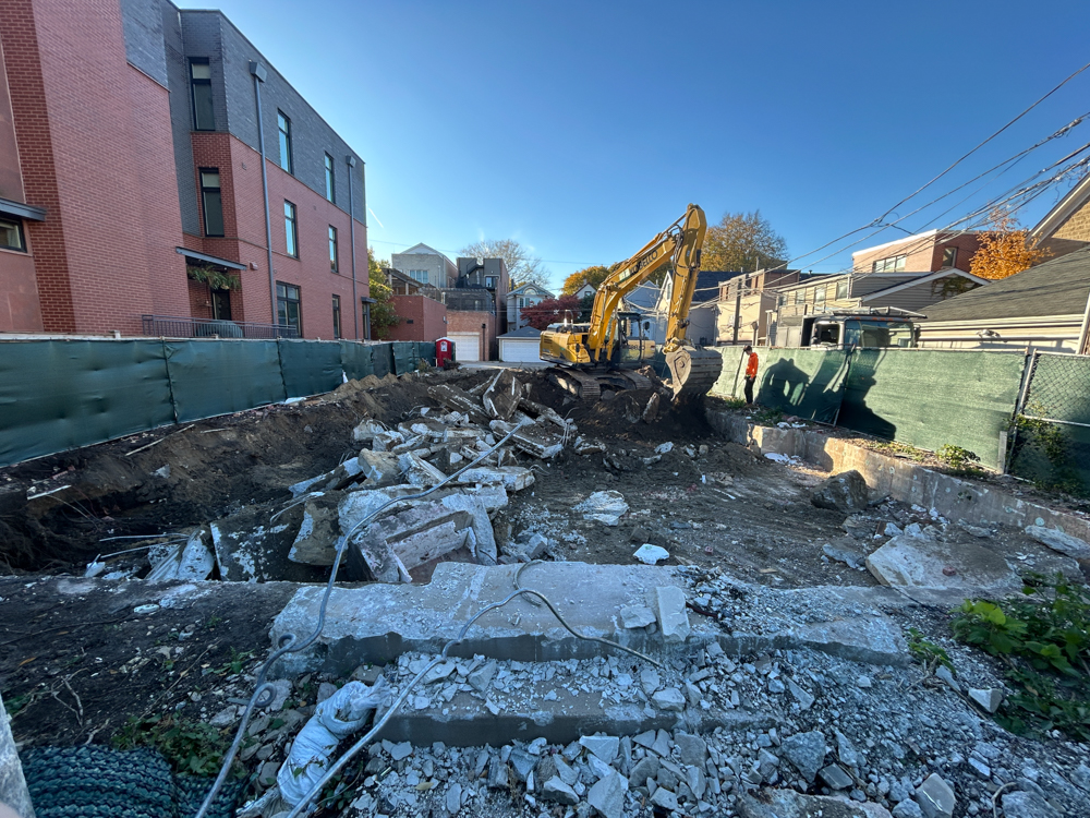 2644 North Lakewood Avenue construction underway