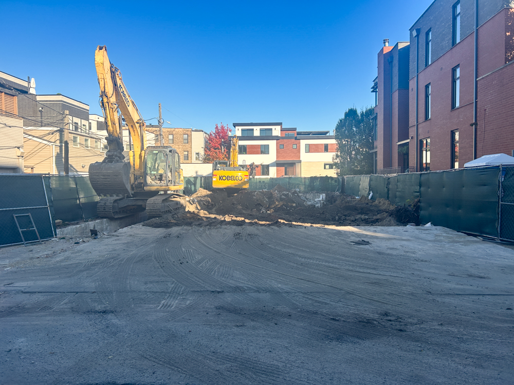 2644 North Lakewood Avenue construction underway