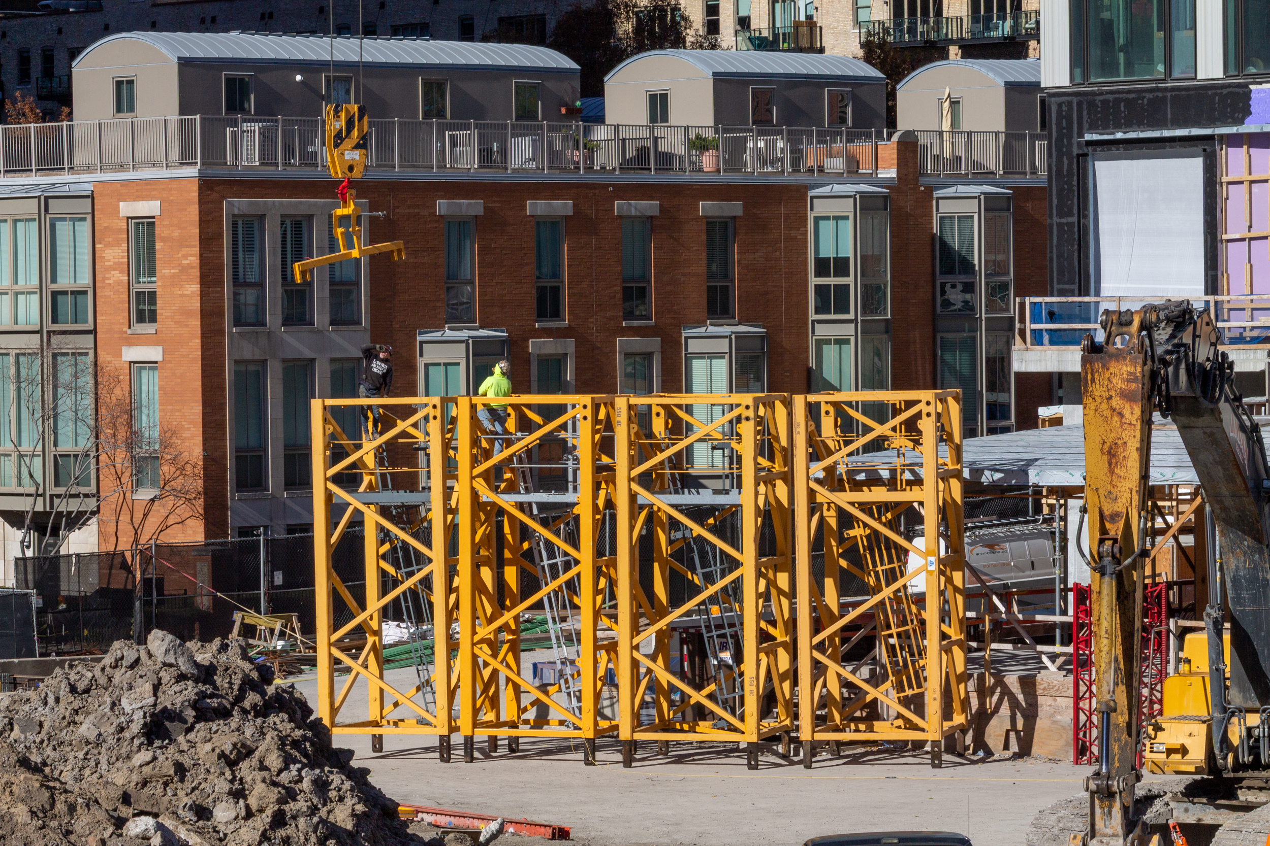 400 Lake Shore North Tower crane jump November 2025