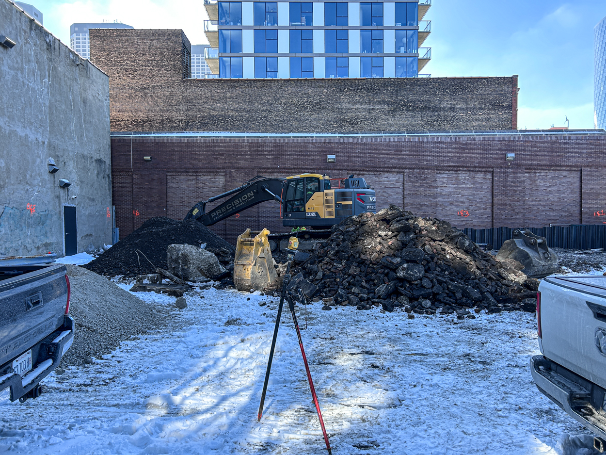 135 North Desplaines Street construction underway