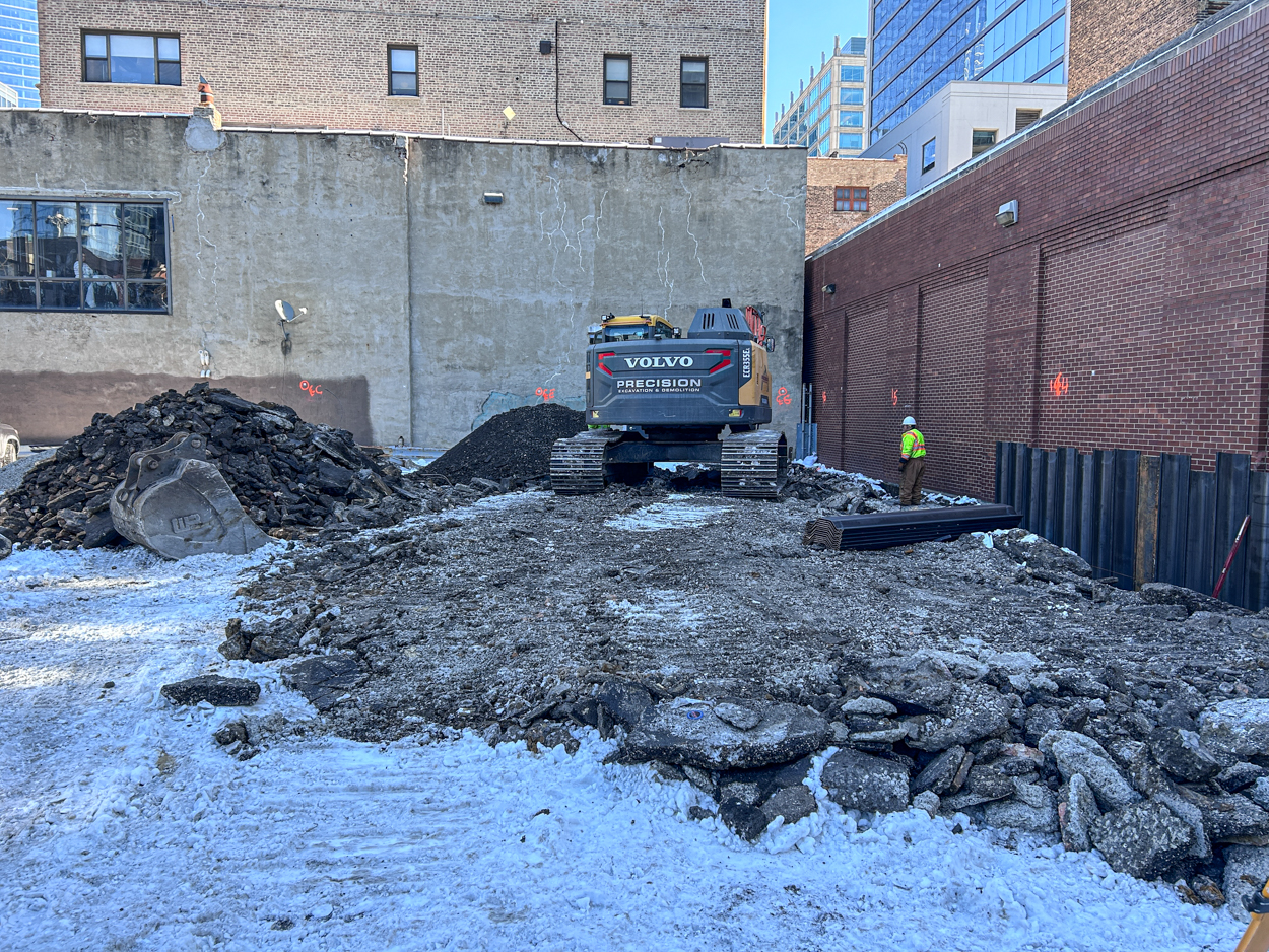 135 North Desplaines Street construction underway