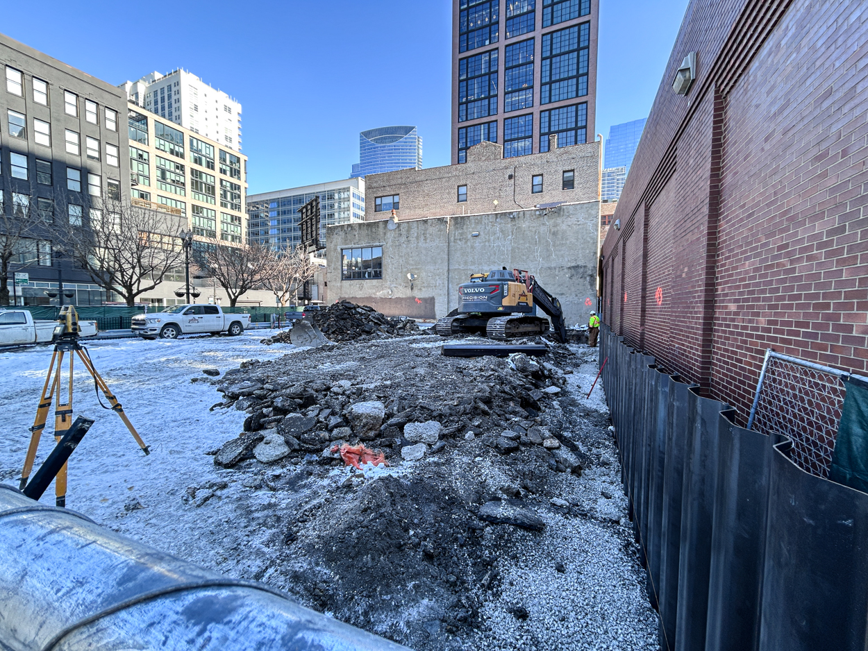 135 North Desplaines Street construction underway