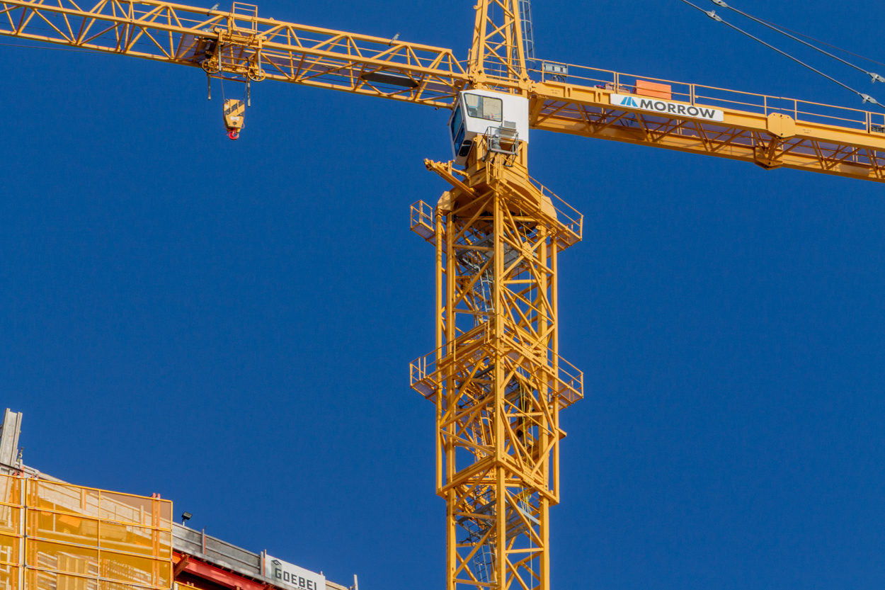 400 Lake Shore final tower crane jump
