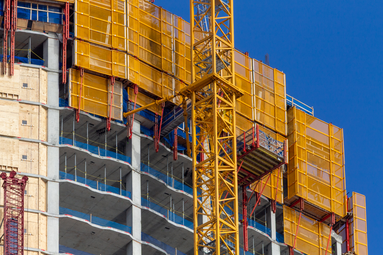 400 Lake Shore final tower crane jump