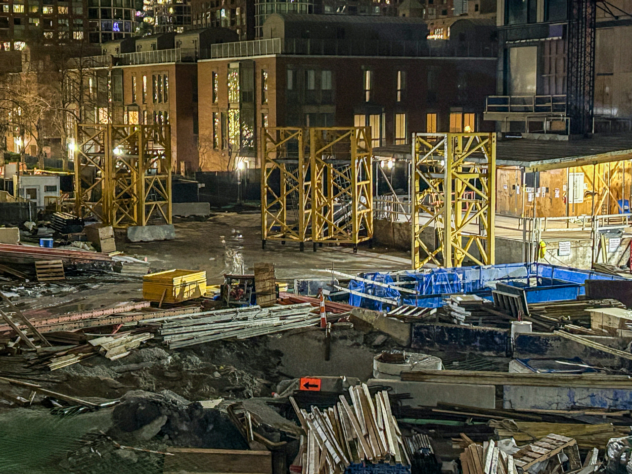 400 Lake Shore final tower crane jump