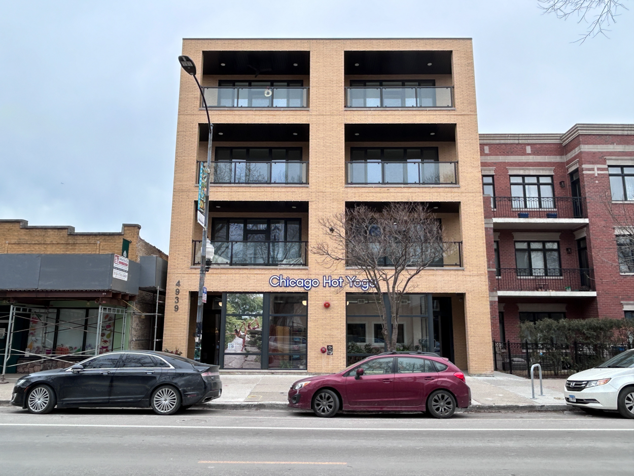 4943 North Damen Avenue demolition permitted