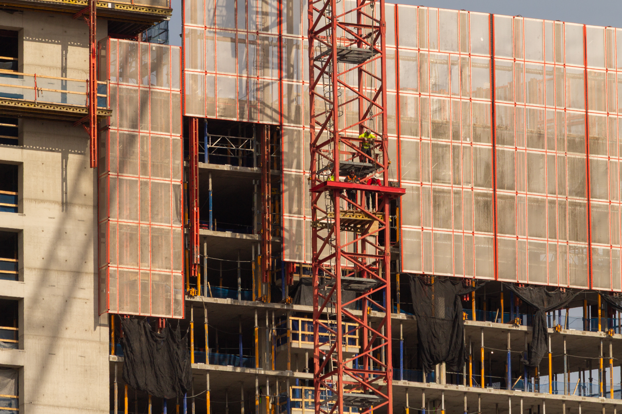 Bally's Hotel tower crane jump #2