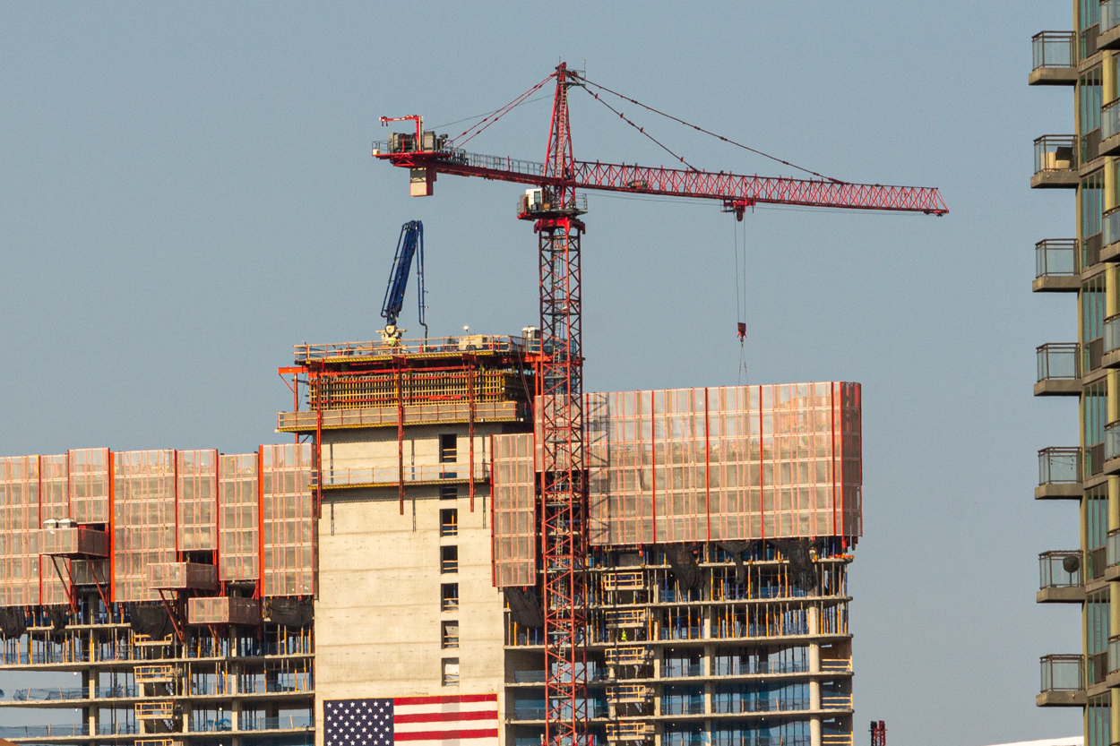 Bally's Hotel tower crane jump #2